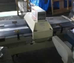 中古アンリツ金属探知機/D472D311A172B/Z-0563-5