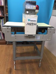 中古アンリツ金属検出機KD301C