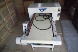 中古日新電子製　コンベアー式検針機　ND-395M